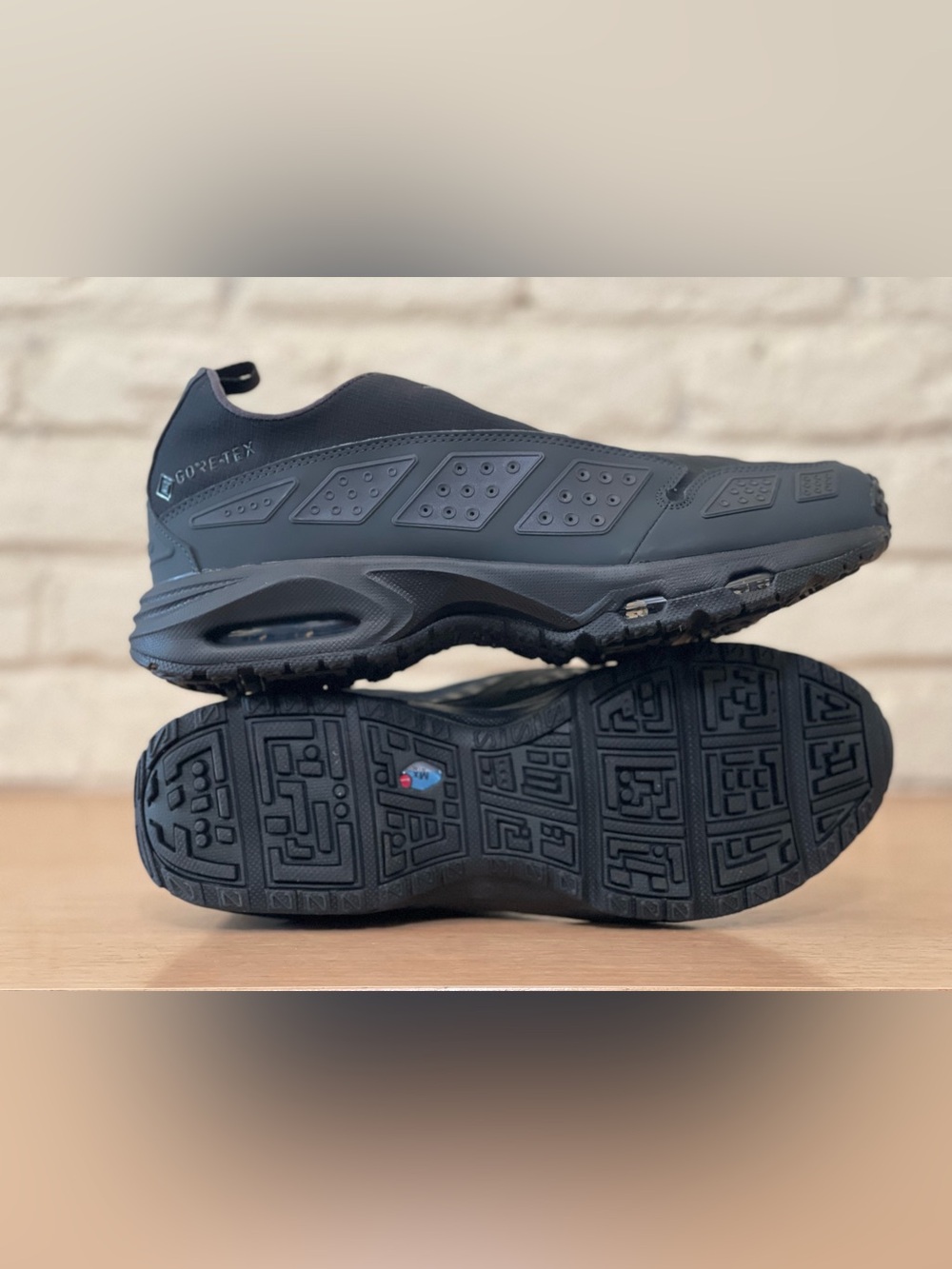 Nike Air Max SNDR GTX Gore-Tex Black Smoke Grey FZ4238-001 Women 11.5 / Men 10